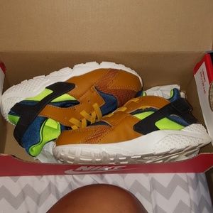 Toddler Huarache sneakers 10c